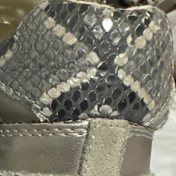 Geox Nydame wedge sneaker light grey & silver Italian suede & leather size 38=7 - Picture 11 of 12